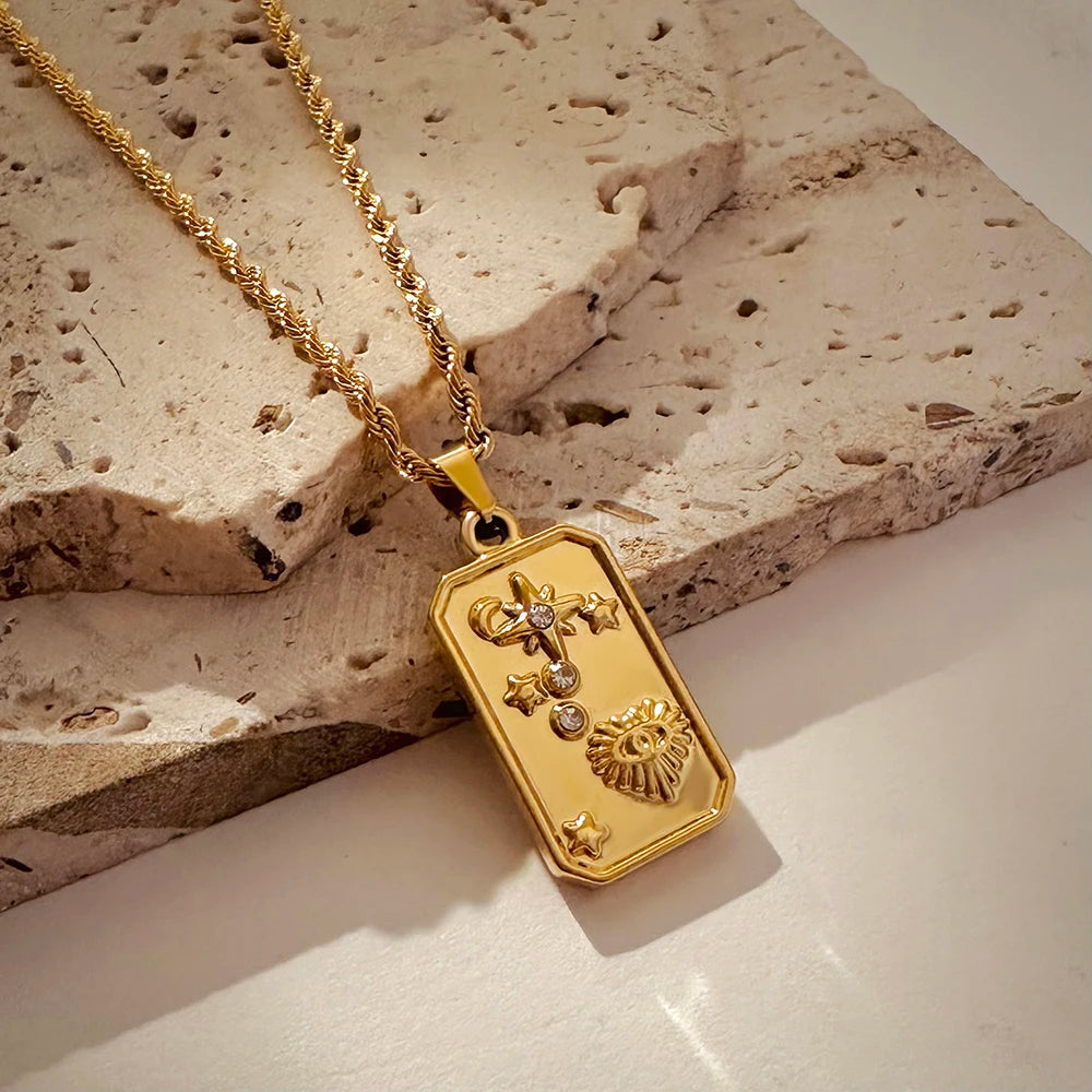 Collane Oro Sacro – Eleganza e spiritualità in un unico gioiello