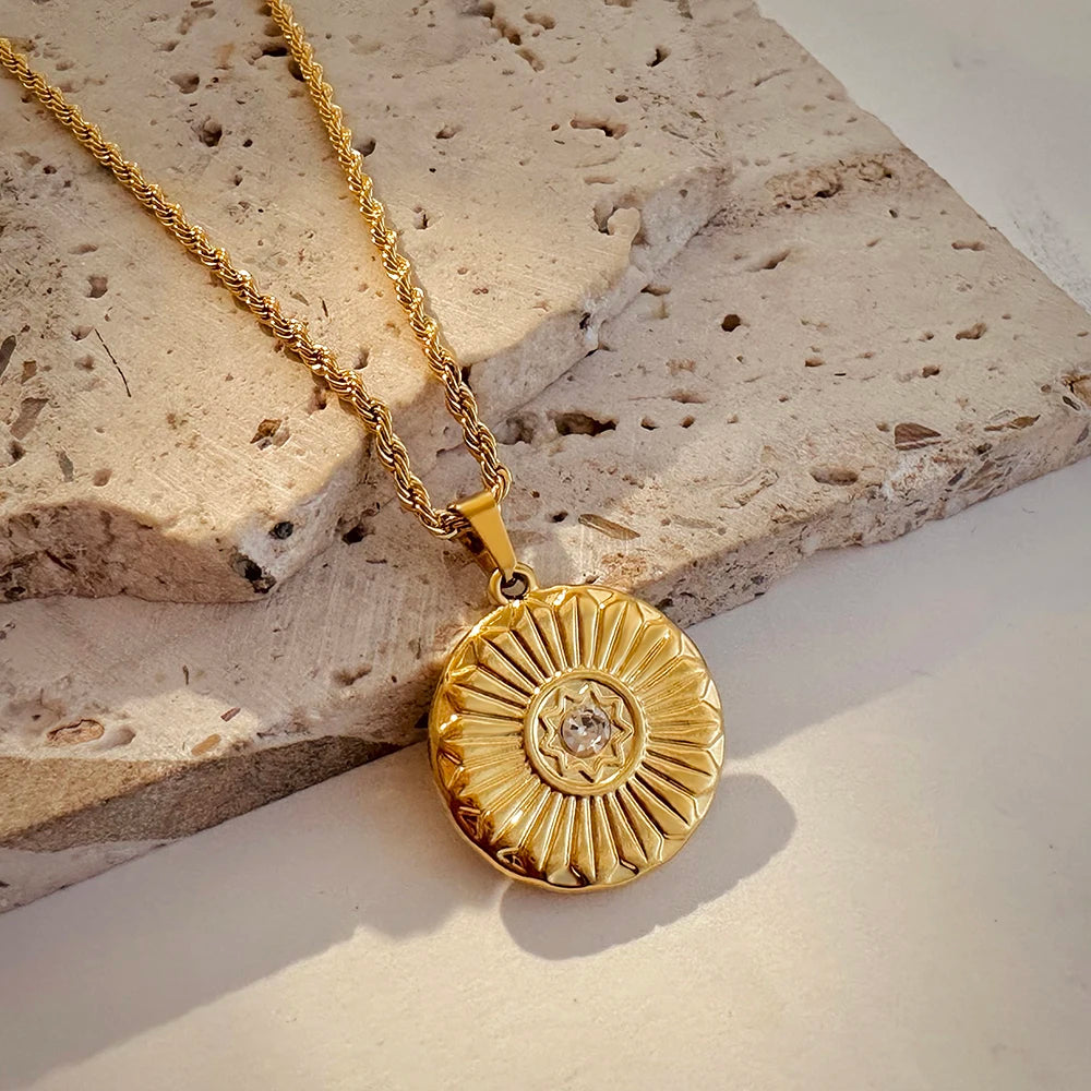 Collane Oro Sacro – Eleganza e spiritualità in un unico gioiello